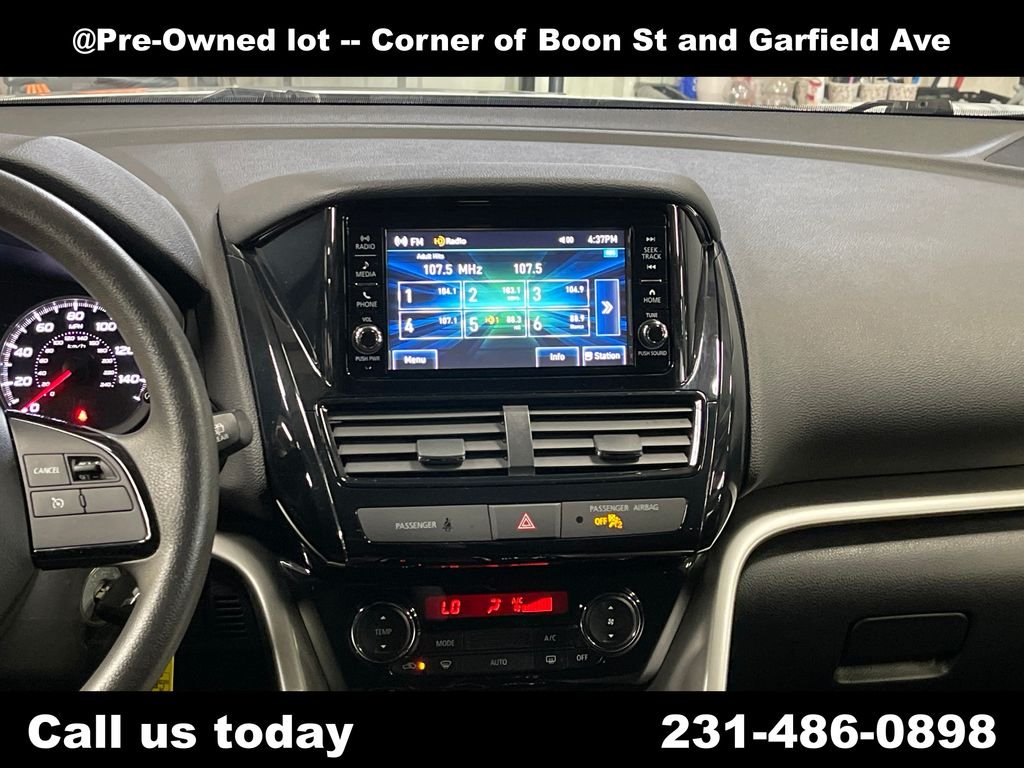 Used 2022  Mitsubishi ES image 18