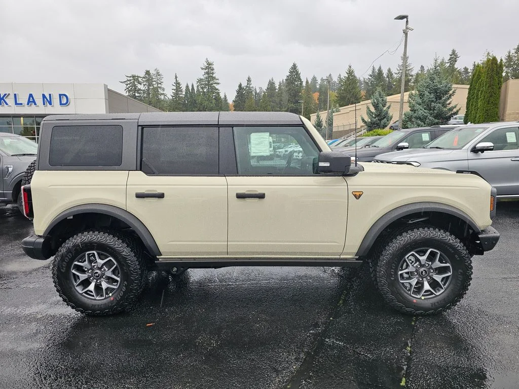New 2025 Beige Ford Badlands image 8