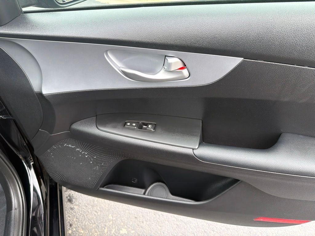 Used 2024 Black Kia LXS image 16