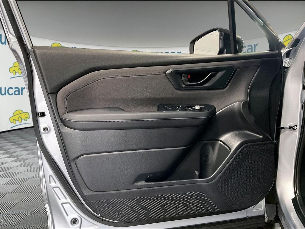 Used 2025 Ice Silver Metallic Subaru Premium image 9