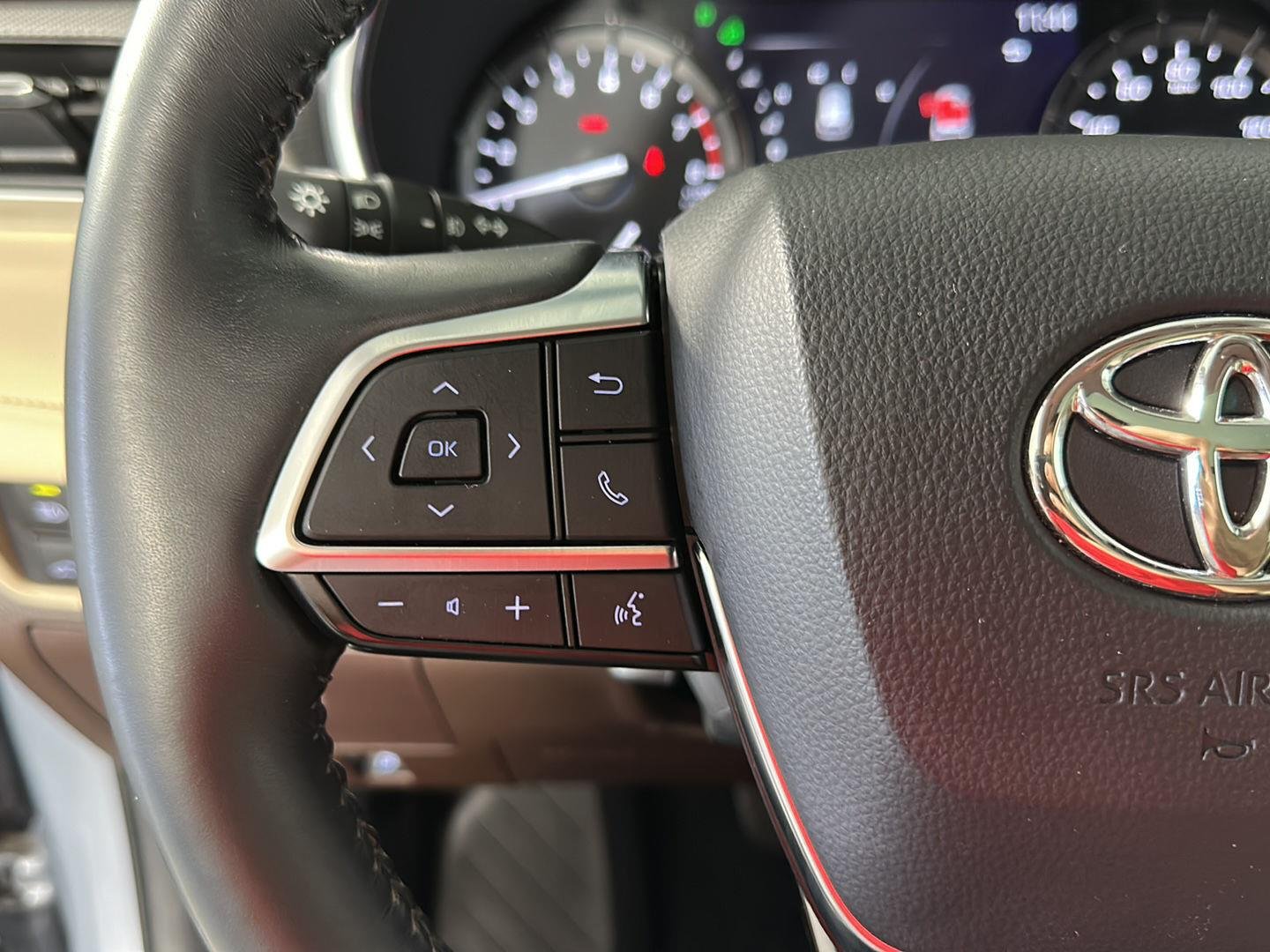 Used 2021 Moon Dust Toyota Platinum image 12