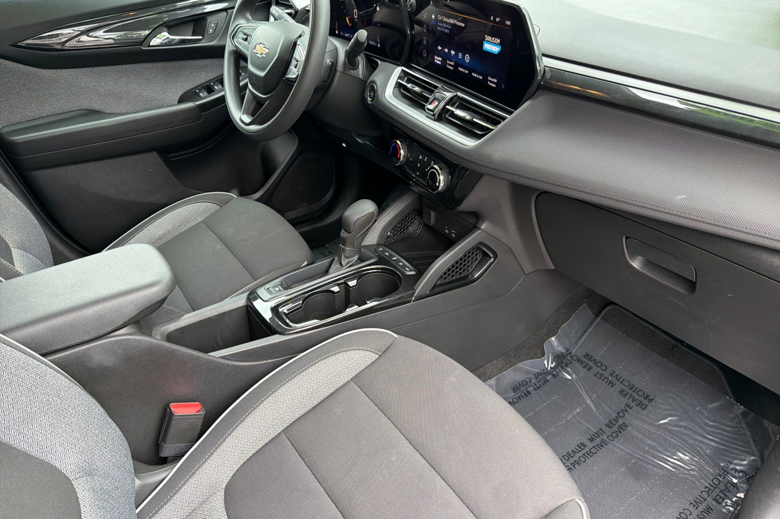 Used 2025 Summit White Chevrolet LT image 16