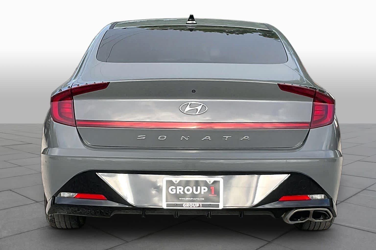 Used 2023 Hampton Gray Hyundai SEL image 5