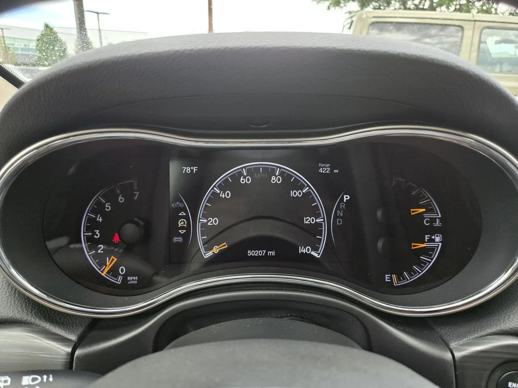 Used 2019 Diamond Black Jeep Limited image 18