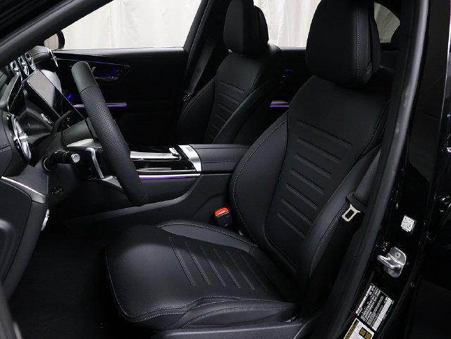 New 2027 Black Mercedes-Benz GLC 300 image 37