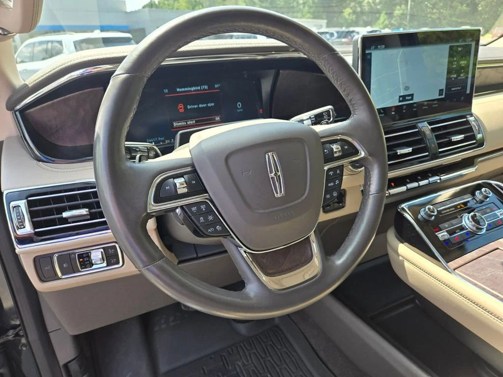 Used 2024 Blue Lincoln Reserve image 10