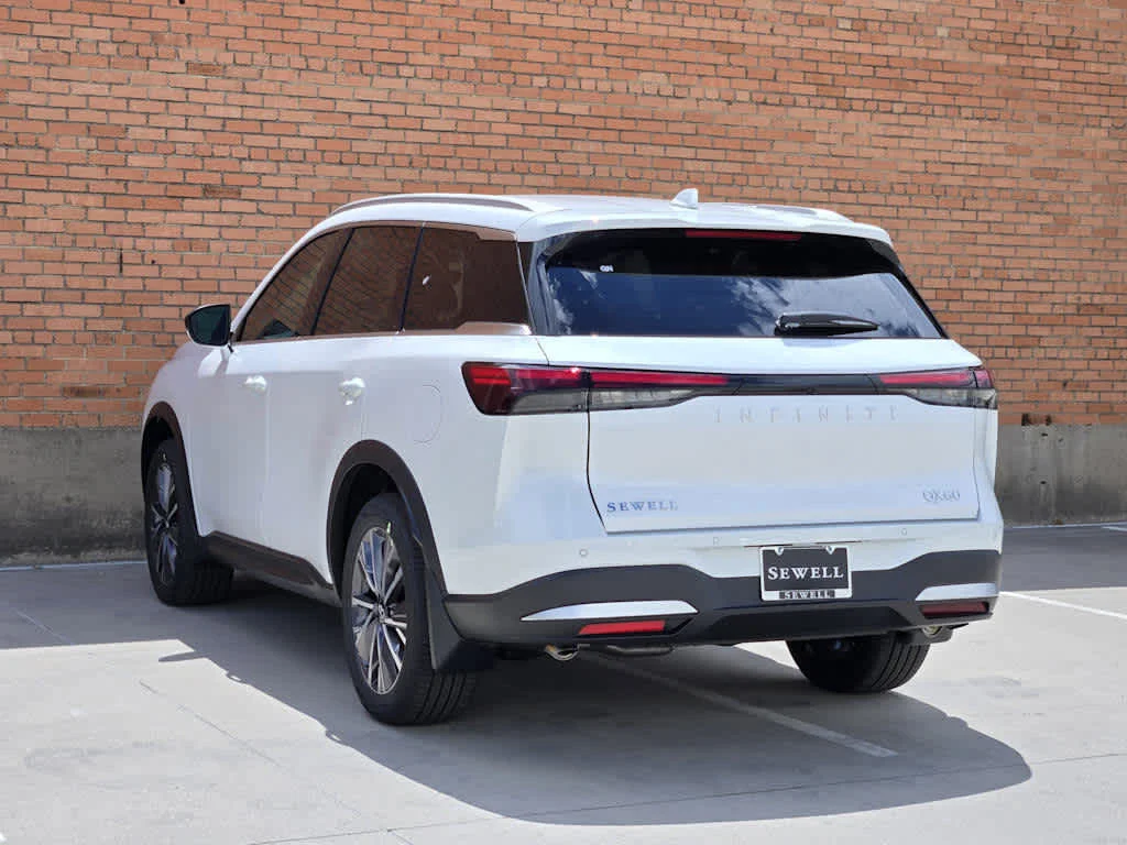 New 2027 RADIANT WHITE INFINITI Luxe FWD image 4