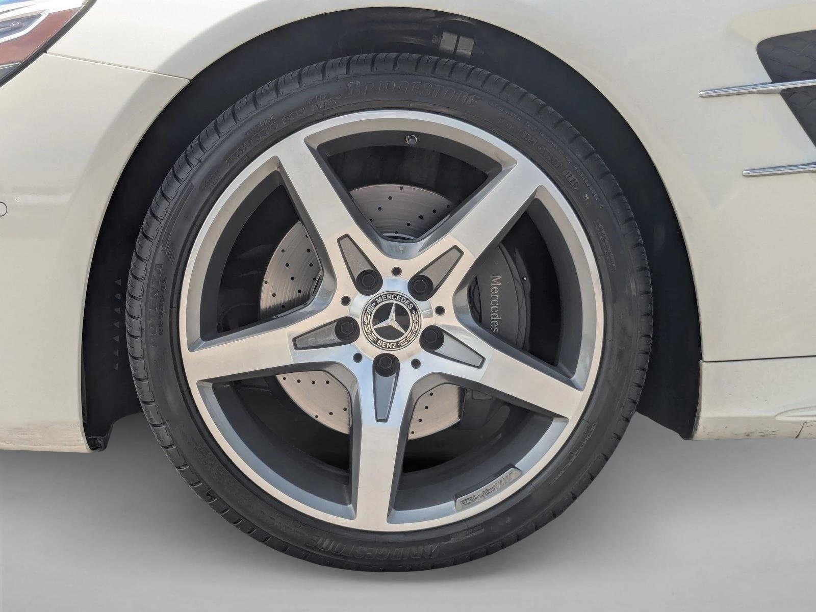 Used 2019 Designo Diamond White Metallic Mercedes-Benz SL 550 image 22