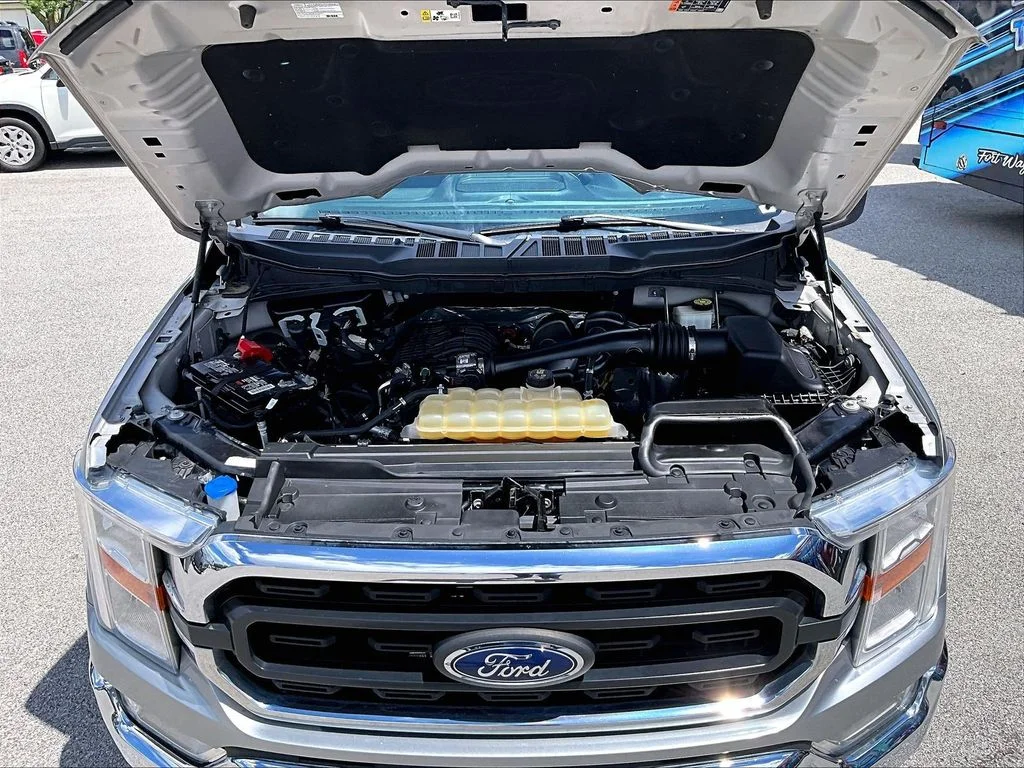 Used 2021 Silver Ford XLT image 10