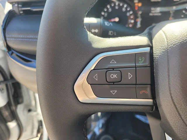 New 2026 Bright White Clearcoat Jeep Latitude image 30