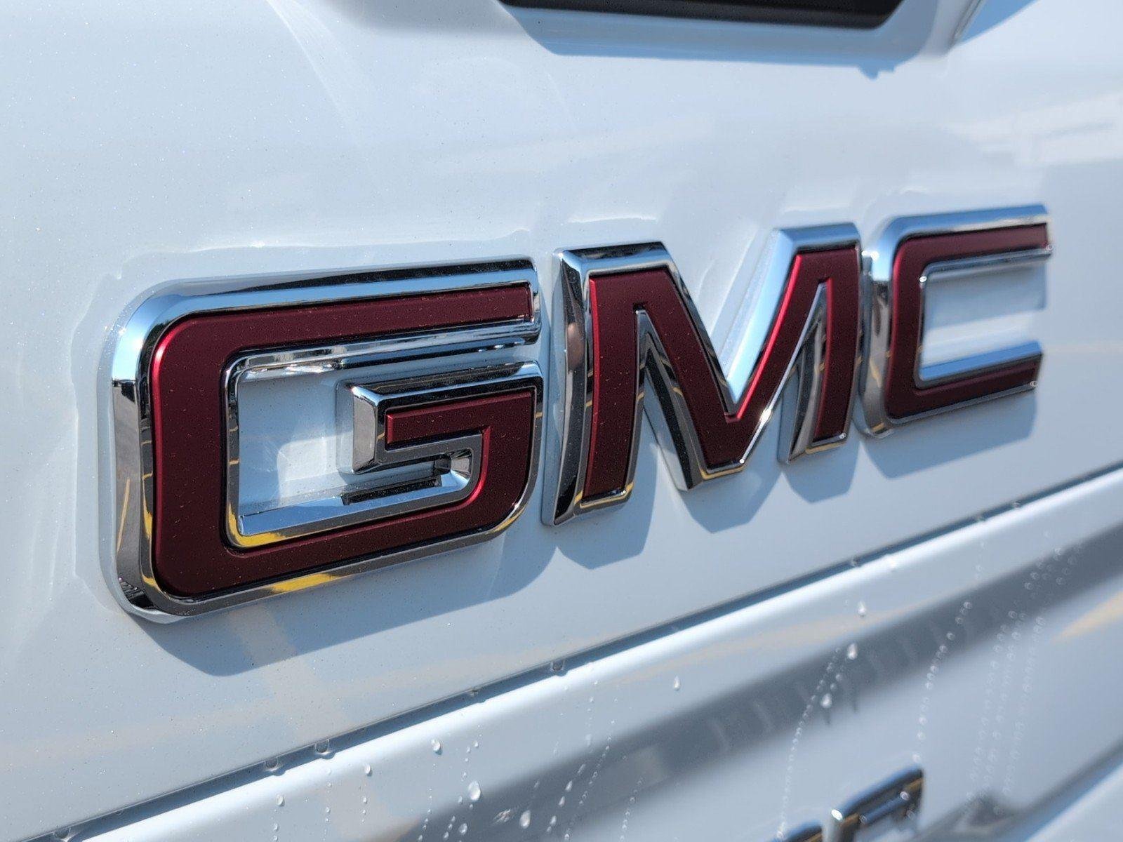 New 2026 Glacier White Tricoat GMC SLT image 5