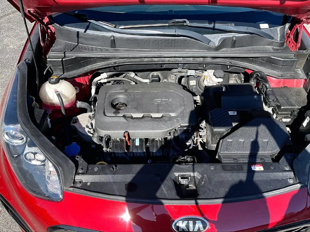 Used 2021 Red Kia S image 11