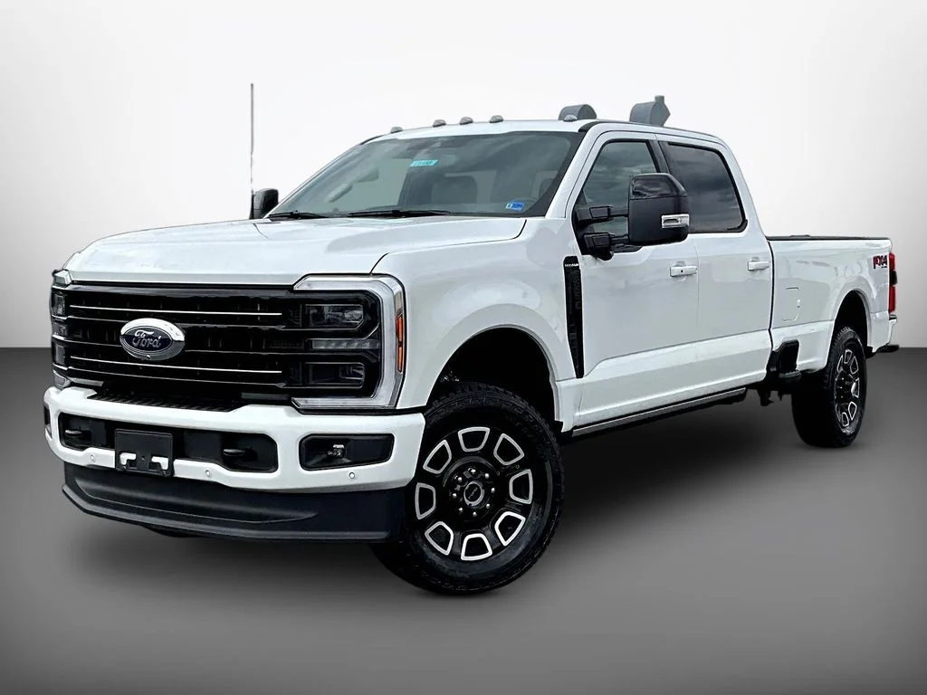 New 2026 Star White Metallic Tri-Coat Ford F-250® Platinum® image 2