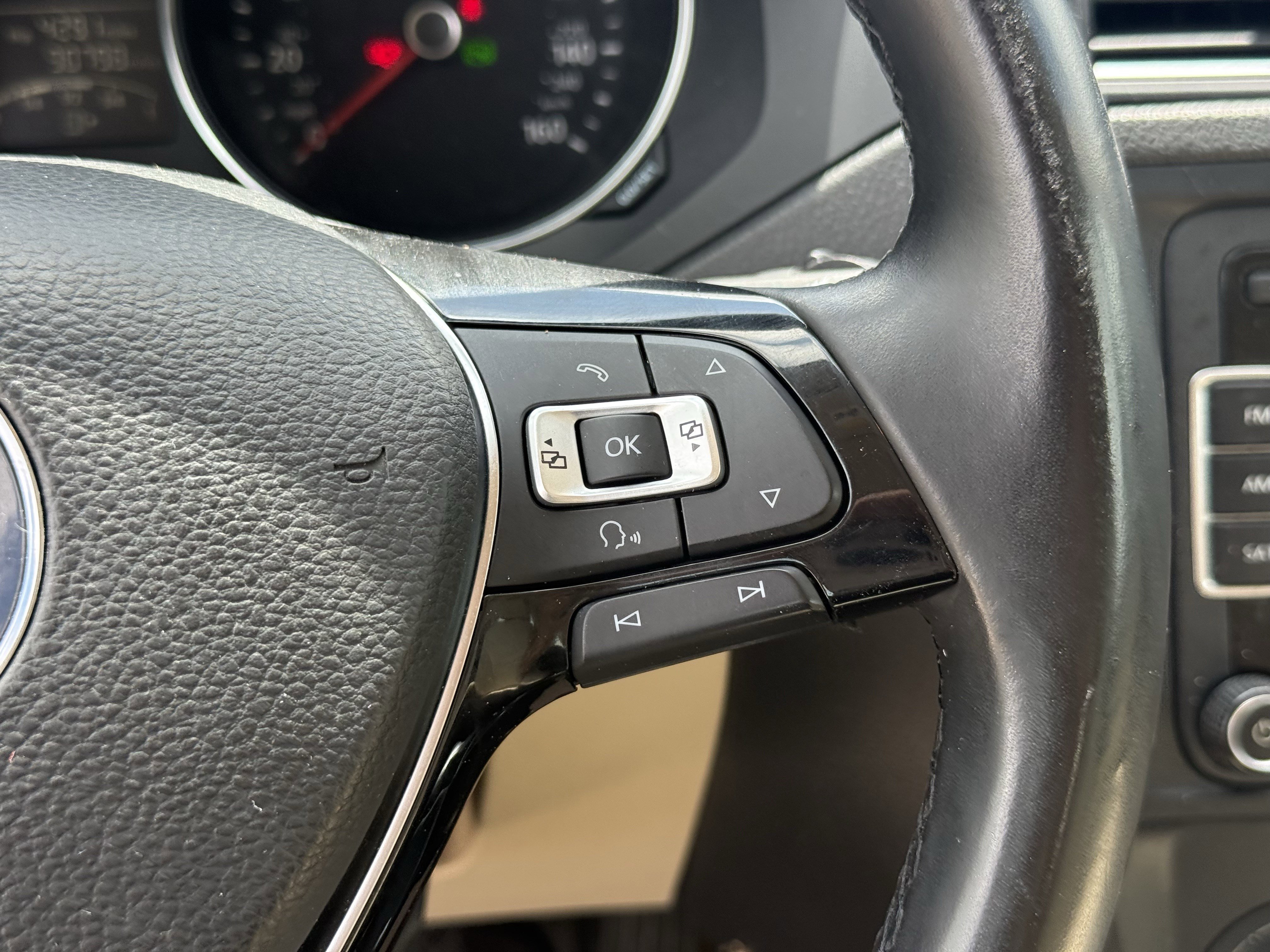 Used 2015  Volkswagen  image 16
