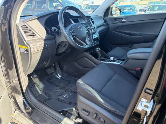 Used 2018 Black Noir Pearl Hyundai Value image 18