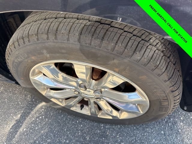 Used 2018 Steel Metallic Chrysler Touring image 12