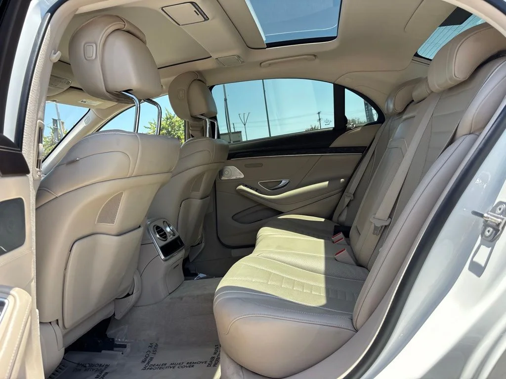 Used 2020 designo Diamond White Metallic Mercedes-Benz S 560 image 14