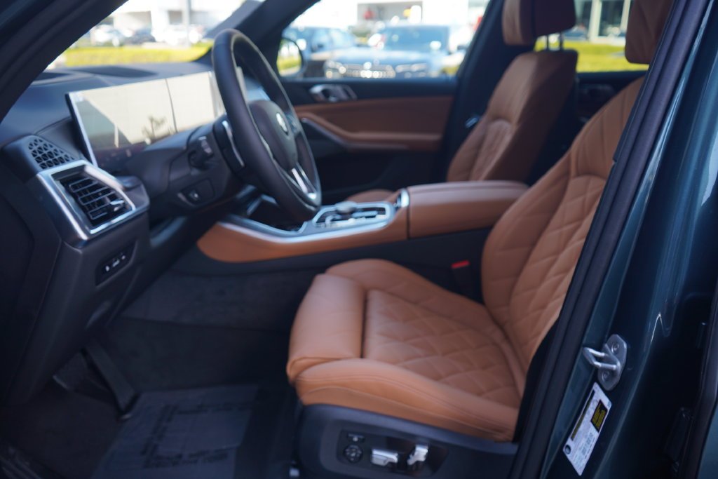 Used 2026 Blue Ridge Mountain Metallic BMW sDrive40i image 9