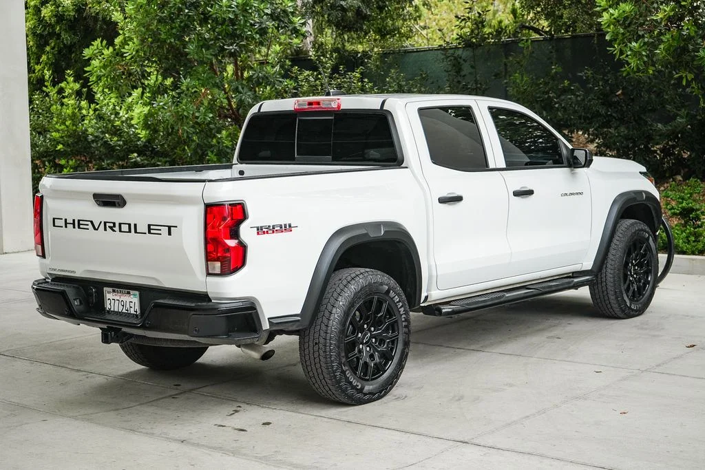 Used 2025 White Chevrolet Trail Boss image 6