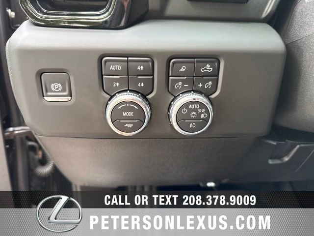 Used 2025  GMC AT4 Premium Plus image 25