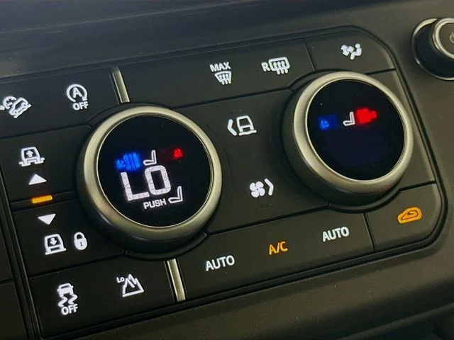 New 2026 Fuji White Land Rover X-Dynamic SE image 23