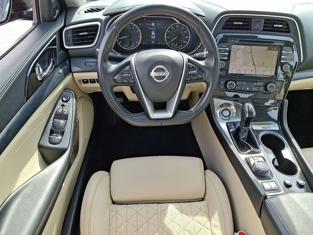 Used 2023 Black Nissan Platinum image 12