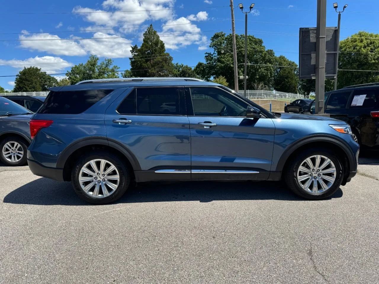 Certified Used 2020 Blue Metallic Ford Limited 4WD image 2