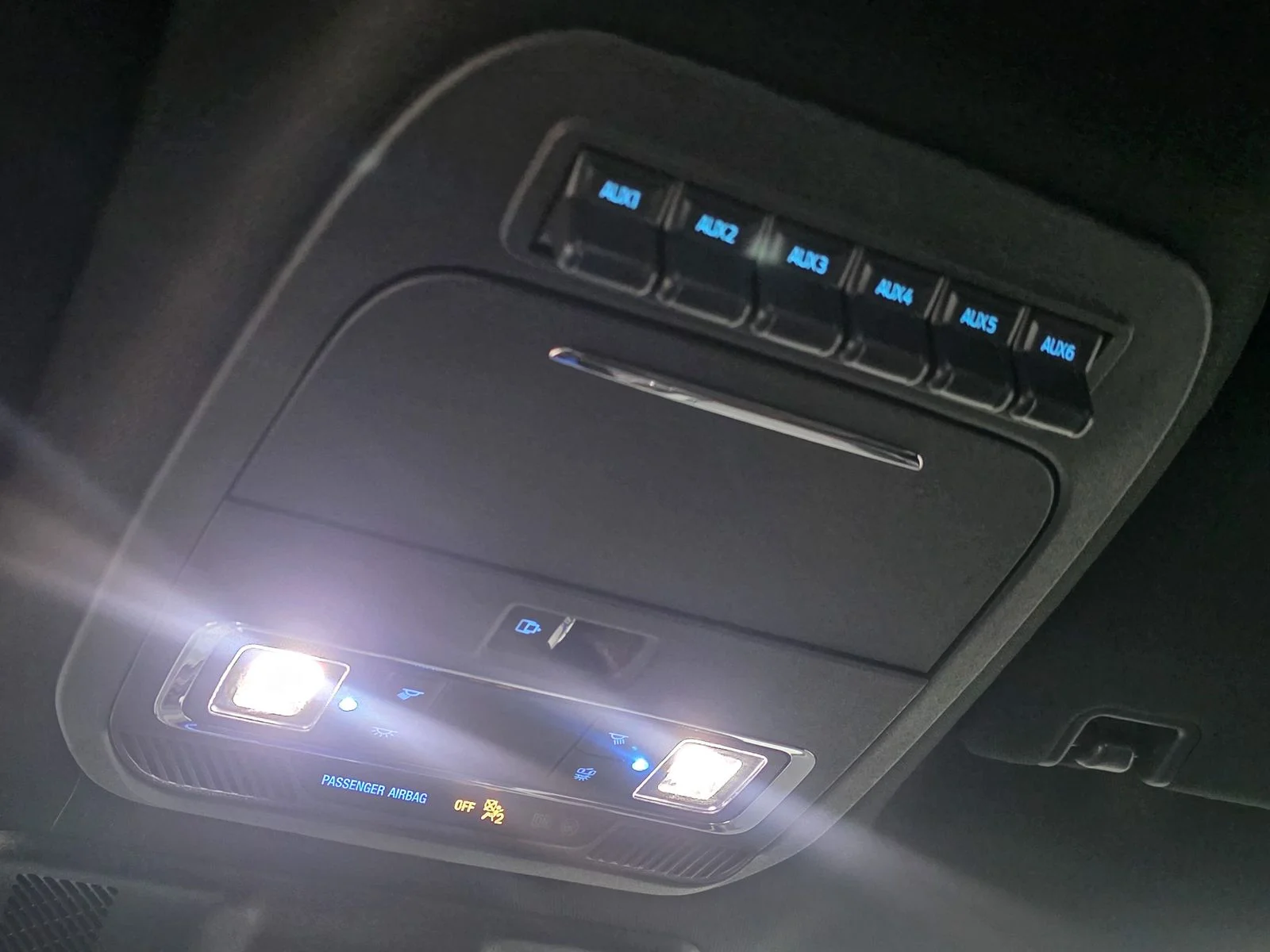 New 2025 Oxford White Ford Tremor® image 30