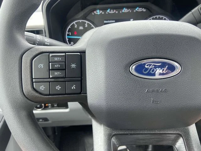 New 2025 Oxford White Ford F-350® XL image 22