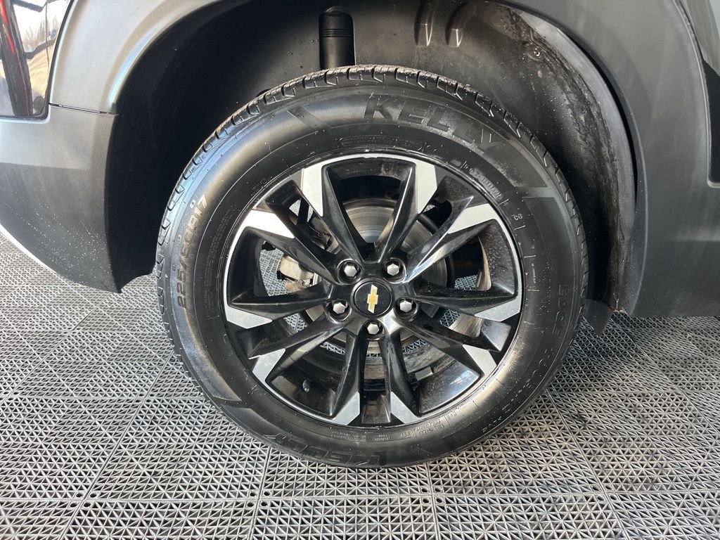 Used 2023 Black Chevrolet LT image 27