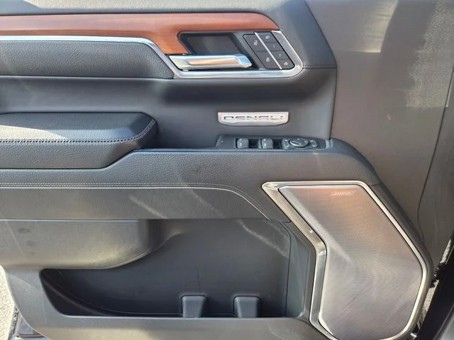 Used 2022 Silver GMC Denali image 21