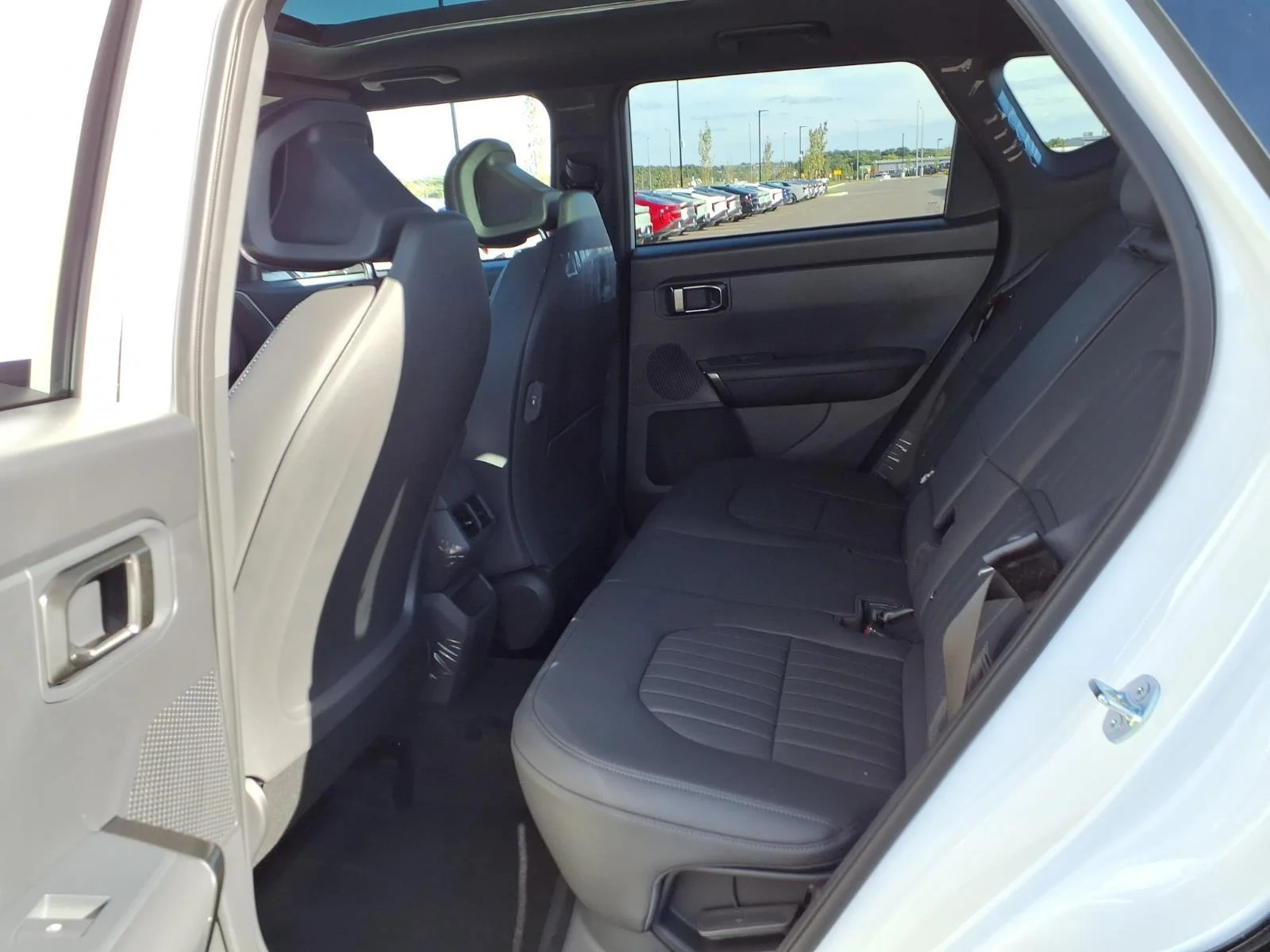 New 2027 Snow White Pearl Kia X-Line S image 13