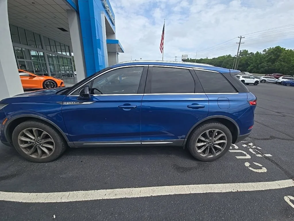 Used 2021 Artisan Blue Lincoln Standard image 8