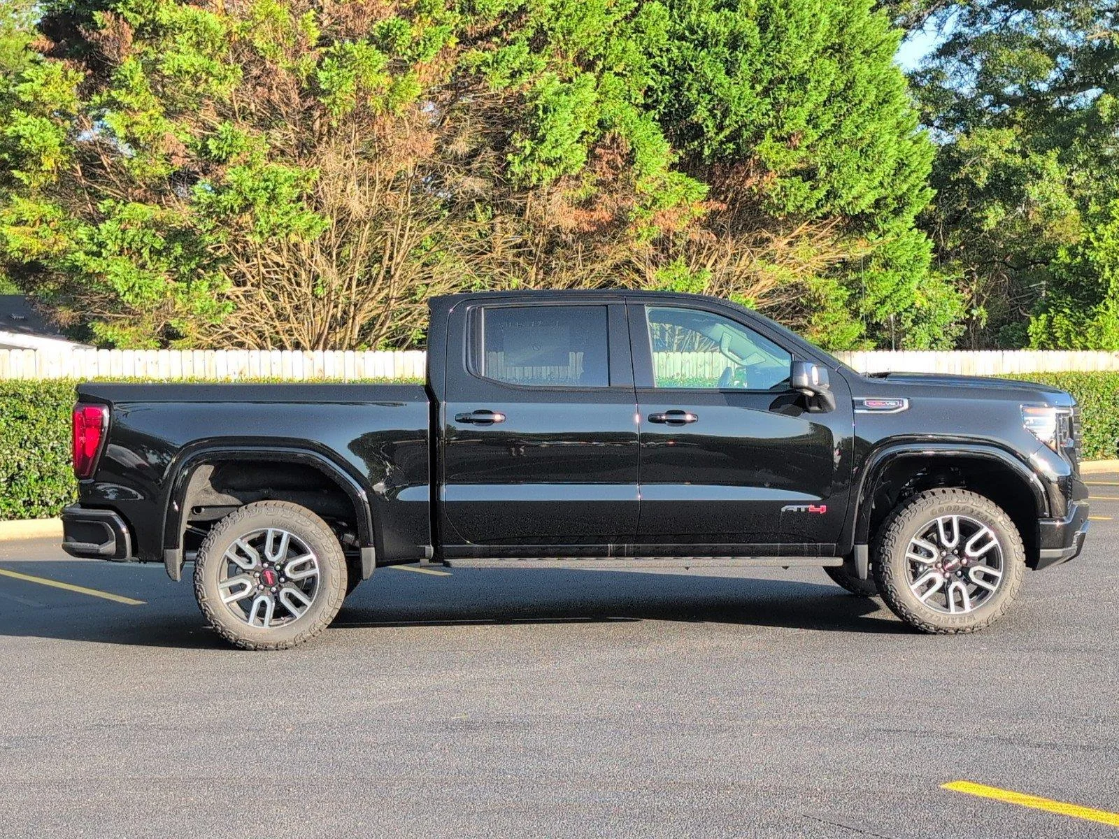 2026 GMC Sierra 1500 AT4 - Photo 7