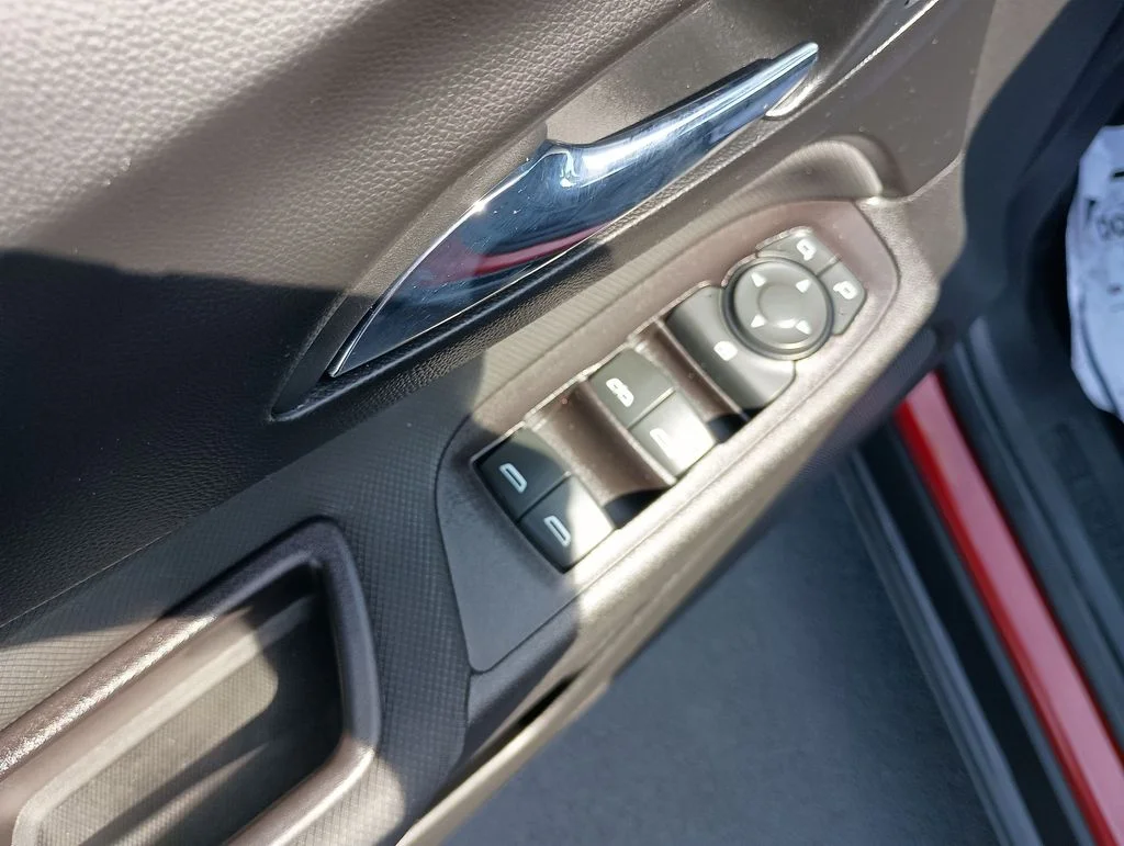 Used 2022 Red Chevrolet RS image 19