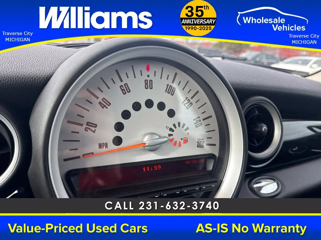 Used 2013 Pepper White MINI Clubman image 30