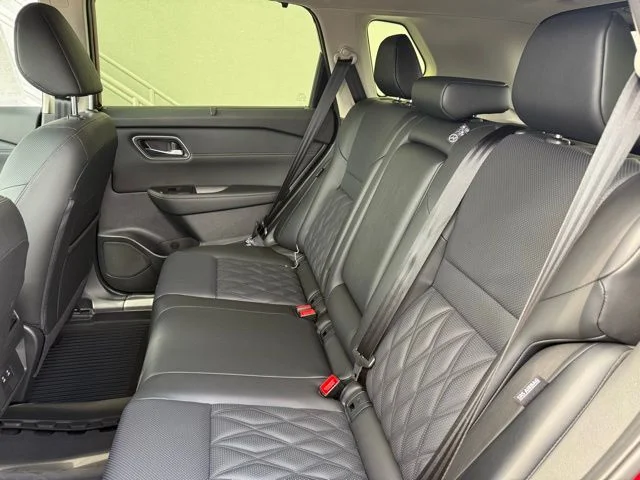 New 2026 Scarlet Ember Tintcoat Nissan Platinum image 21