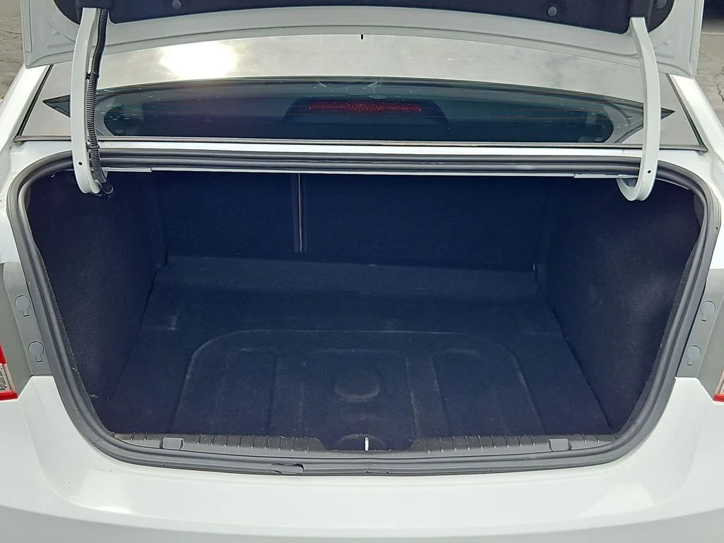 Used 2015 Summit White Chevrolet 1LT image 24