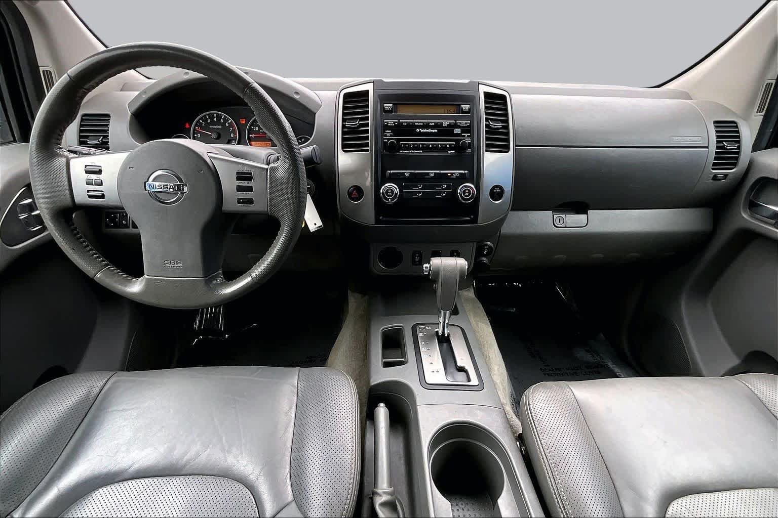 Used 2011 Radiant Silver Nissan SL image 15