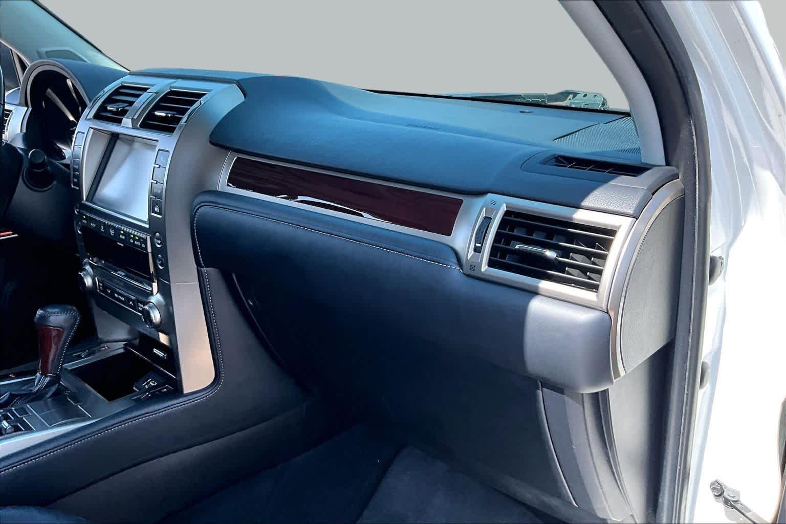 Used 2019 Starfire Pearl Lexus Premium image 19