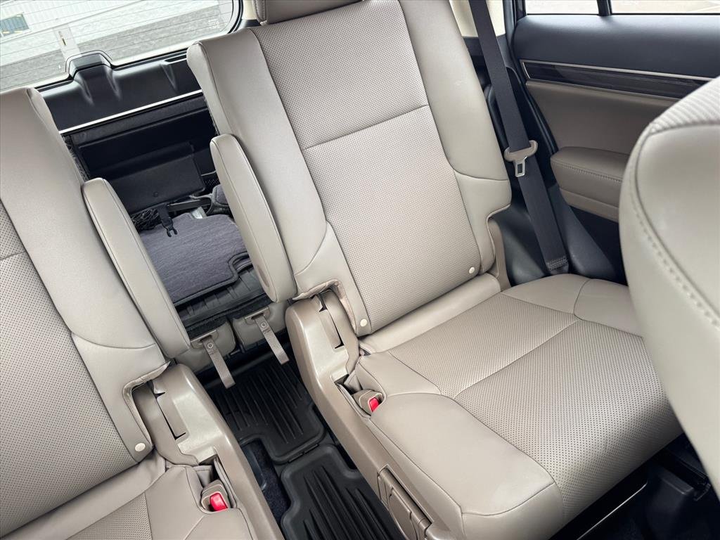 Used 2021 Starfire Pearl Lexus 460 Premium image 18