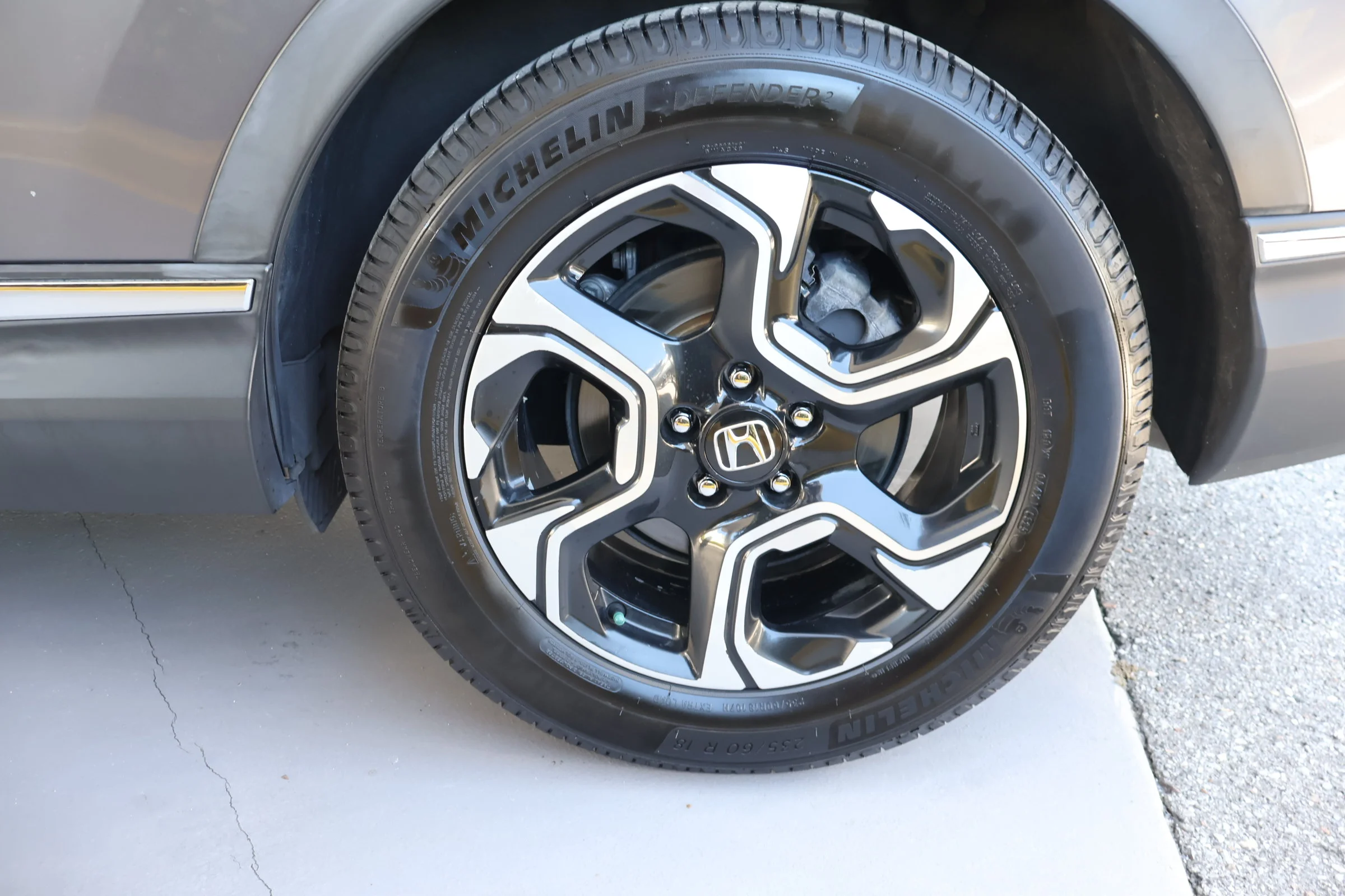 Used 2018 Modern Steel Metallic Honda Touring image 11