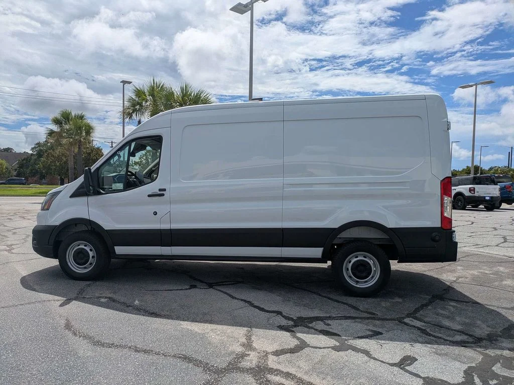 New 2026 Oxford White Ford Base image 7