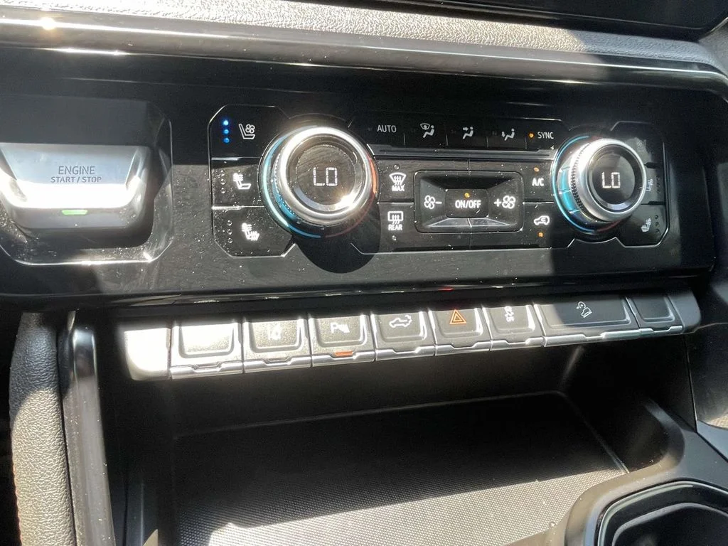 Used 2024 Summit White GMC AT4 image 22