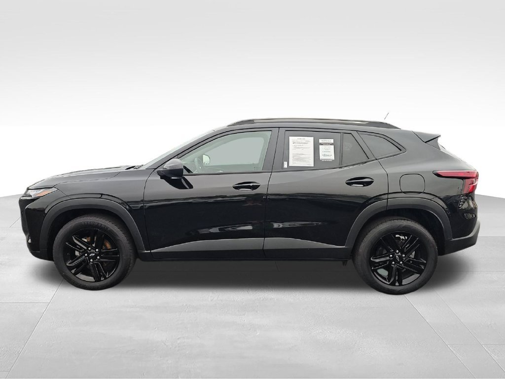 Used 2025 Black Chevrolet ACTIV image 3
