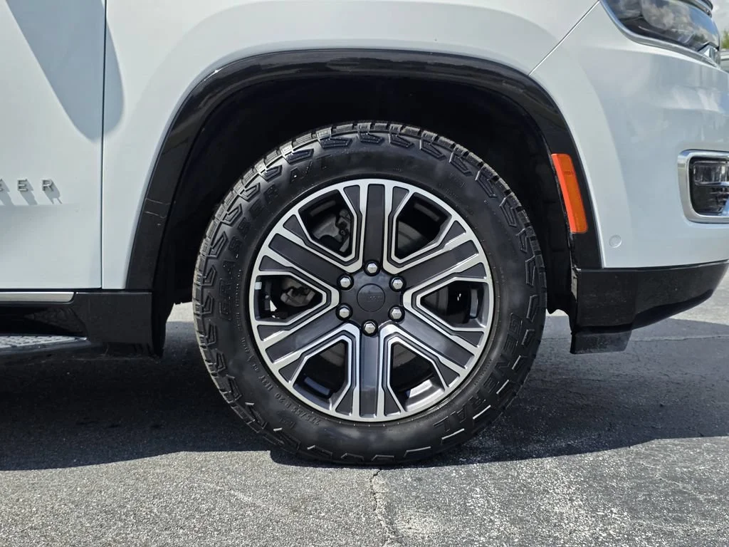 Used 2023 White Jeep Series II image 10