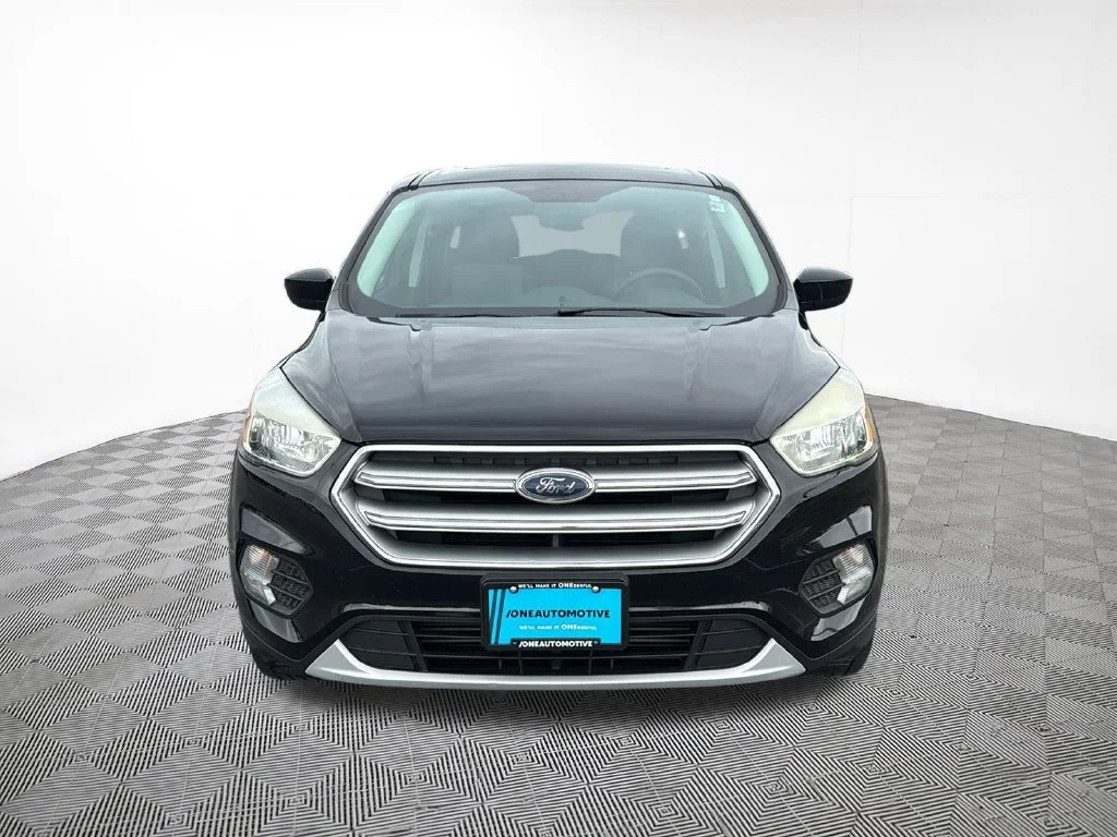 Used 2017 White Ford SE image 3