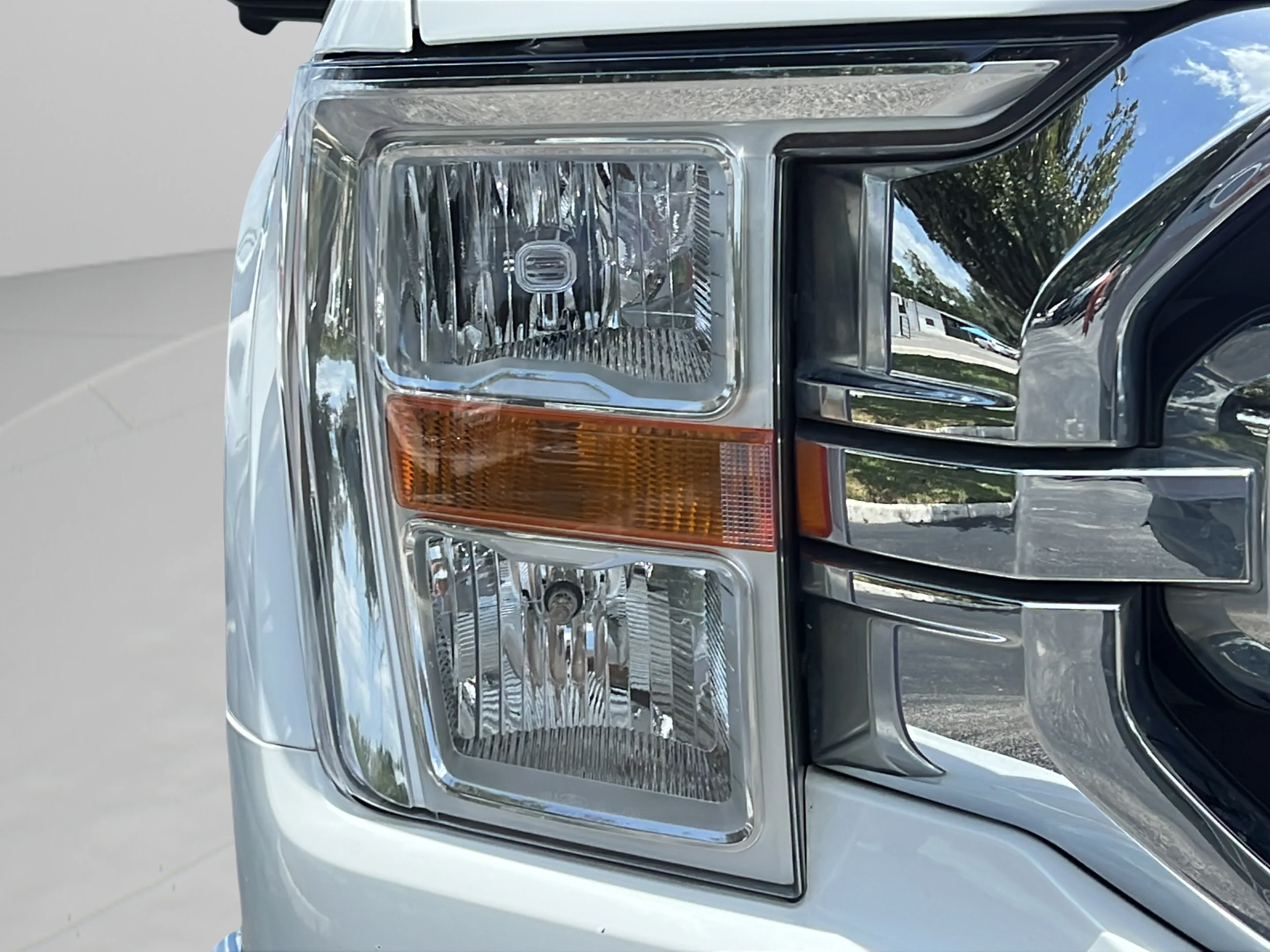 Used 2023 Oxford White Ford XLT image 23