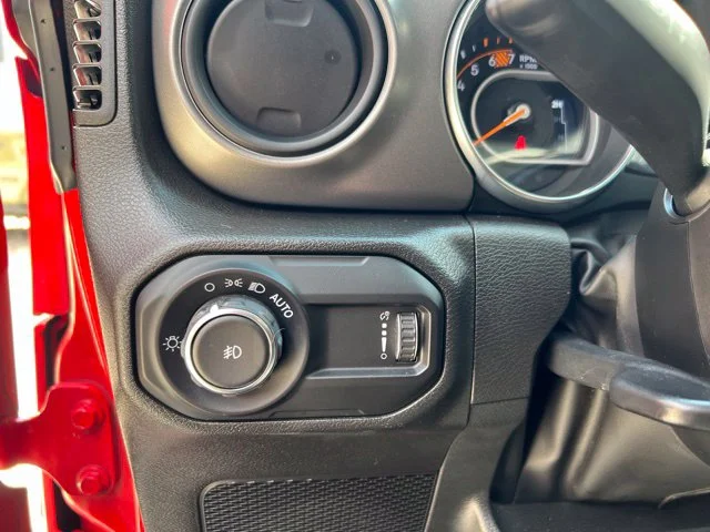 Used 2023 Red Jeep Sport S image 13