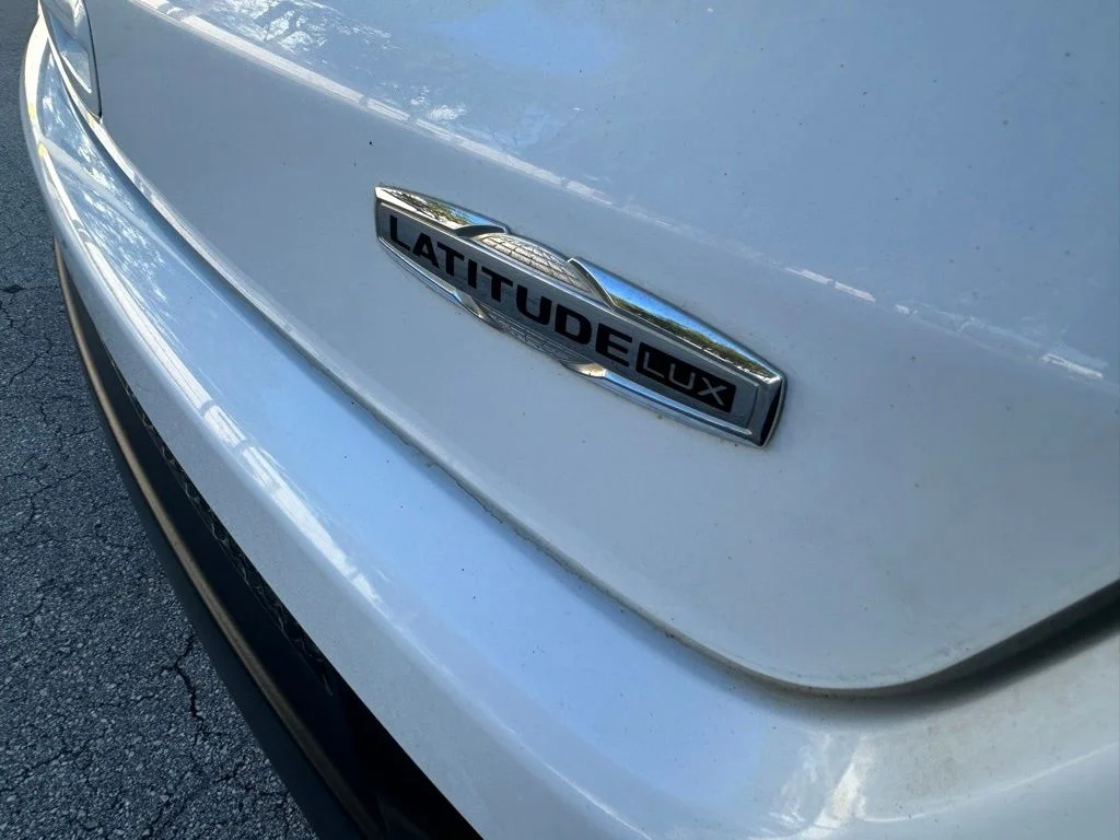 Certified Used 2022 White Jeep Latitude Lux image 36